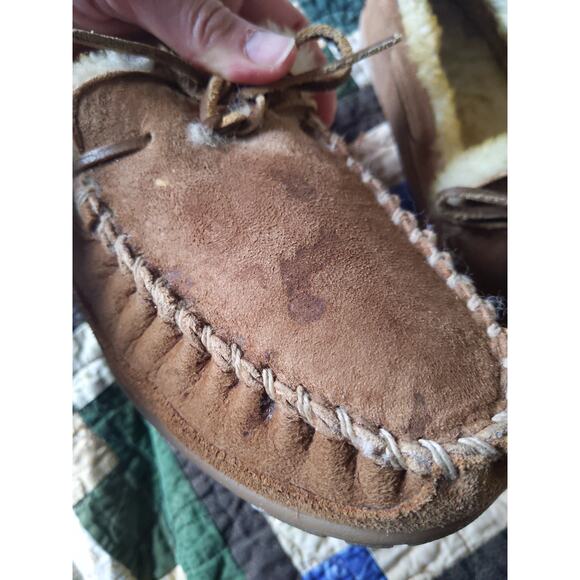 L.L.Bean Wicked Good Moccasin Slippers Men's Sz 8 Genuine Shearling Fur Suede - Picture 13 of 13